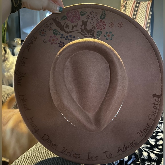 Custom drawn hat - Picture 2 of 2